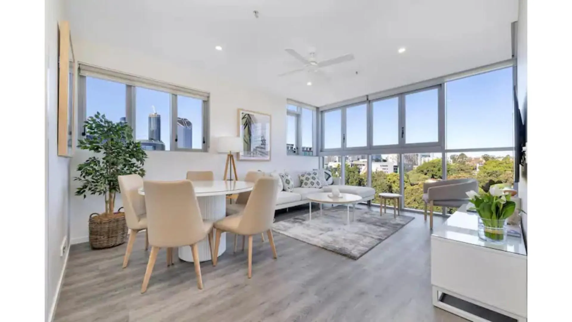 Stylish Apartment In Brisbane Share Save 0*,  오스트레일리아