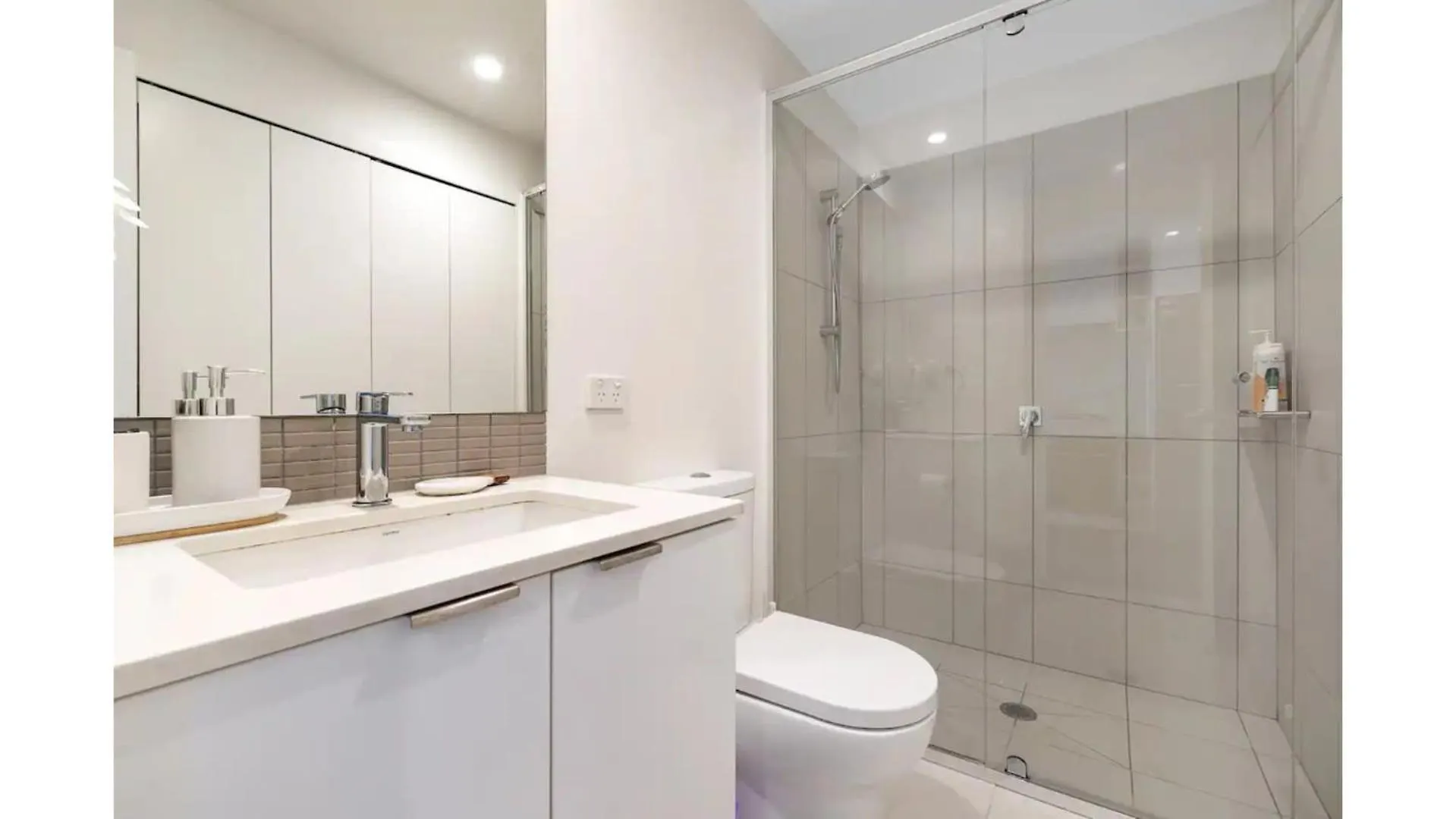 Stylish Apartment In Brisbane Share Save